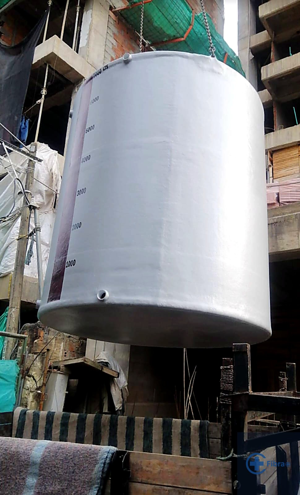Izaje e Instalación de Tanque en Obra